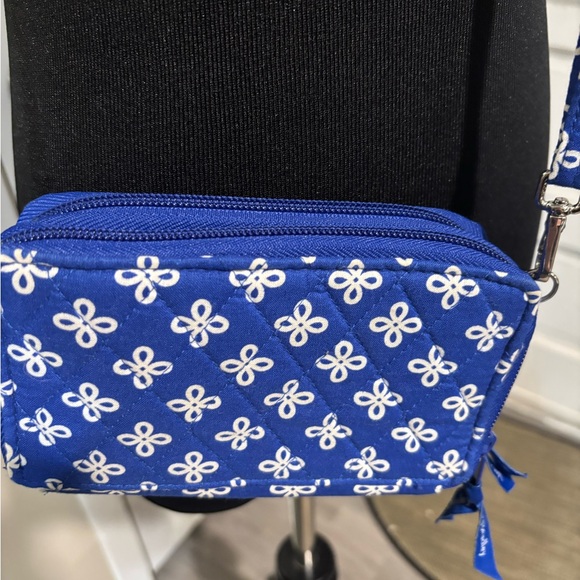 Vera Bradley Blue and White Crossbody Bag (University of Kentucky) - Picture 4 of 11